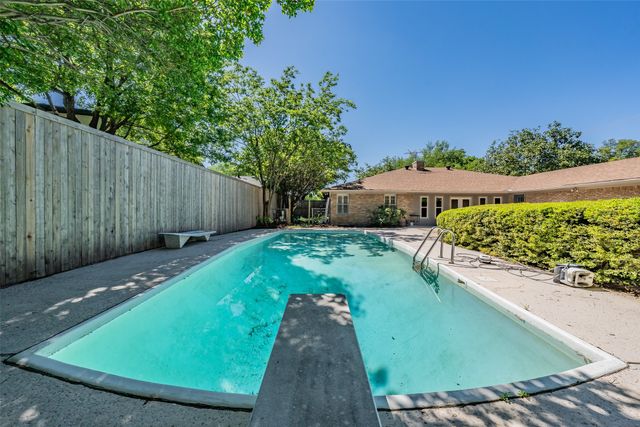 1718 Timbers Drive, Irving, TX 75061