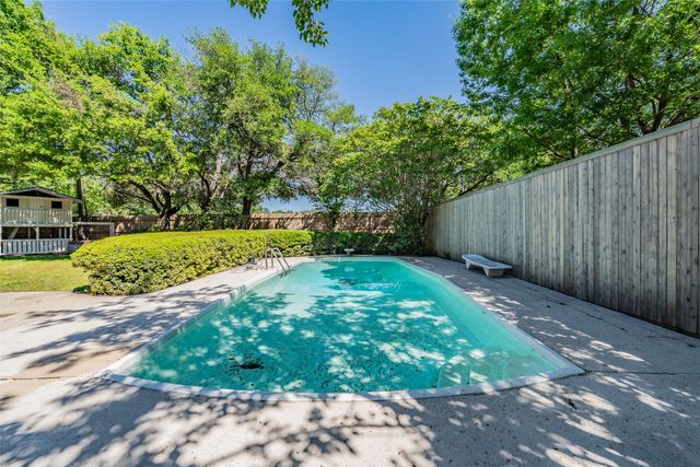 1718 Timbers Drive, Irving, TX 75061