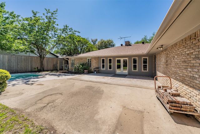 1718 Timbers Drive, Irving, TX 75061