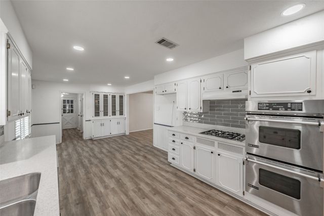 1718 Timbers Drive, Irving, TX 75061