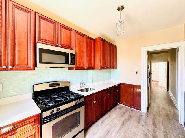 6008 78th Avenue 2, Glendale, NY 11385