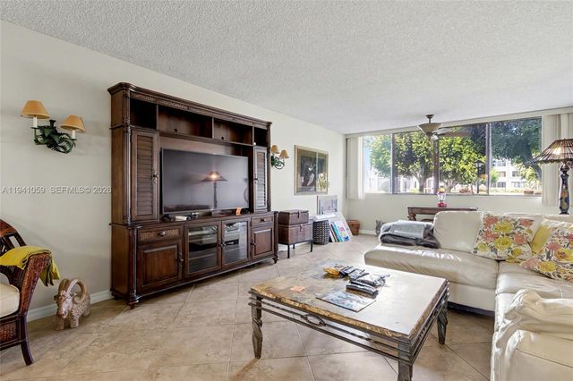 6698 N 10th Ave N 118, Lake Worth, FL 33467