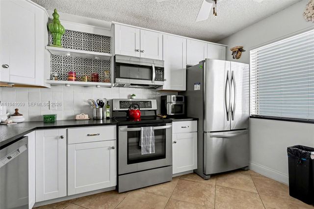 6698 N 10th Ave N 118, Lake Worth, FL 33467