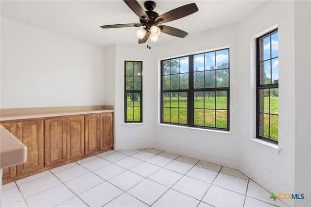 201 Hickory Run, La Vernia, TX 78121