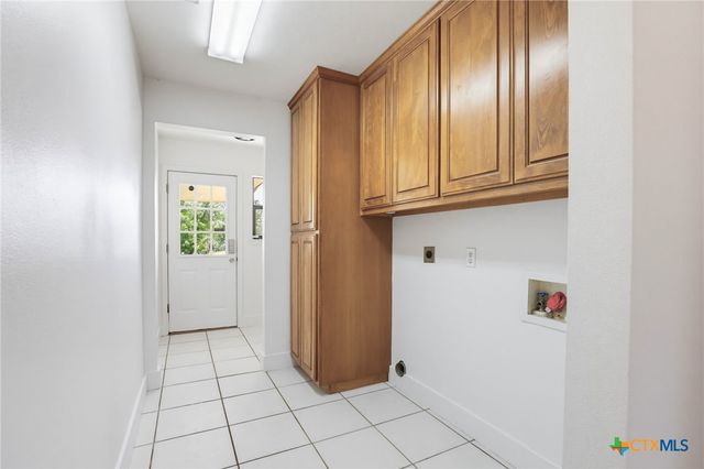 201 Hickory Run, La Vernia, TX 78121