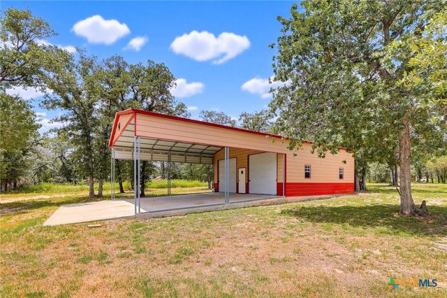 201 Hickory Run, La Vernia, TX 78121