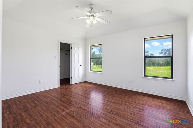 201 Hickory Run, La Vernia, TX 78121