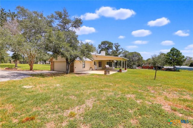 201 Hickory Run, La Vernia, TX 78121