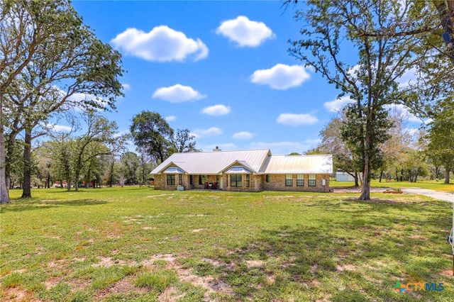 201 Hickory Run, La Vernia, TX 78121
