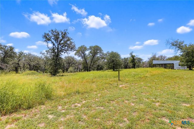 201 Hickory Run, La Vernia, TX 78121