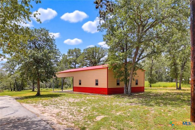 201 Hickory Run, La Vernia, TX 78121