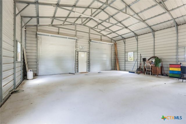 201 Hickory Run, La Vernia, TX 78121