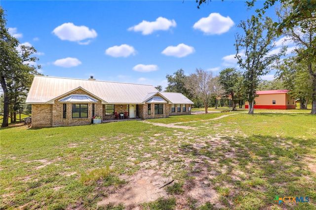 201 Hickory Run, La Vernia, TX 78121