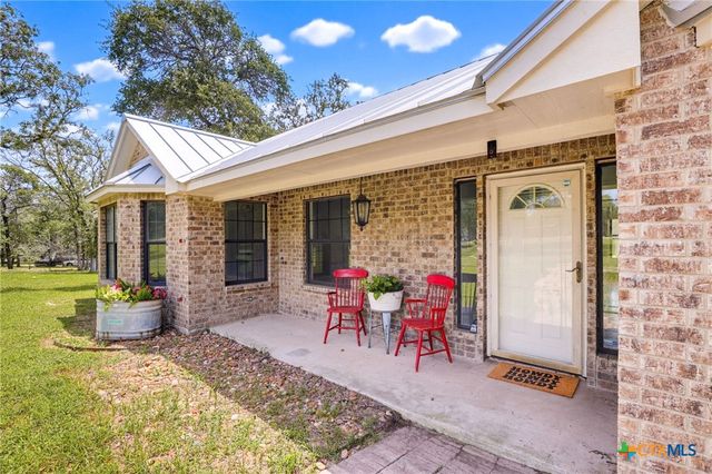 201 Hickory Run, La Vernia, TX 78121
