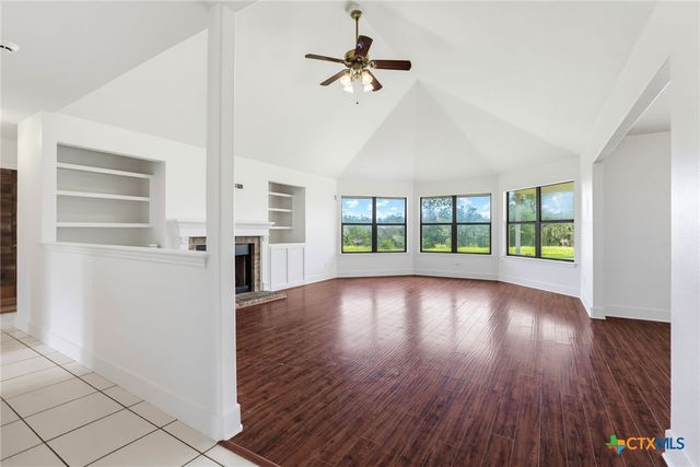 201 Hickory Run, La Vernia, TX 78121