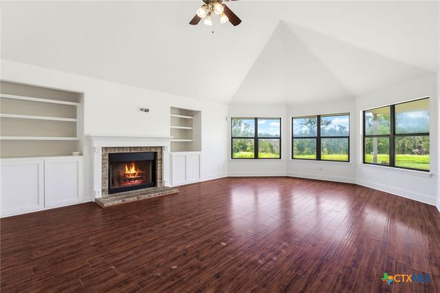 201 Hickory Run, La Vernia, TX 78121