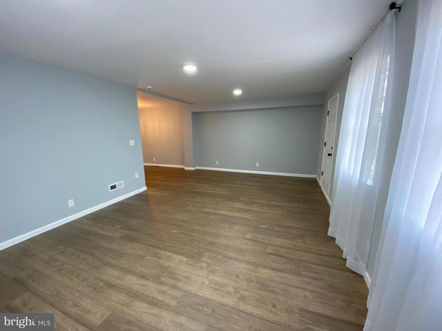 182 COVINGTON LN, West Deptford, NJ 08096