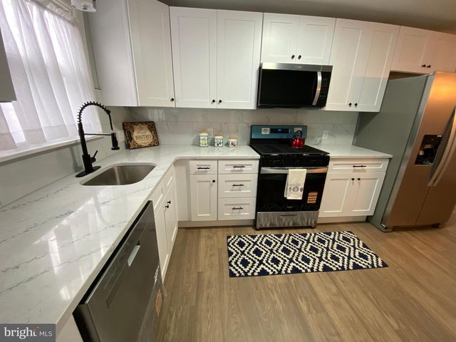 182 COVINGTON LN, West Deptford, NJ 08096