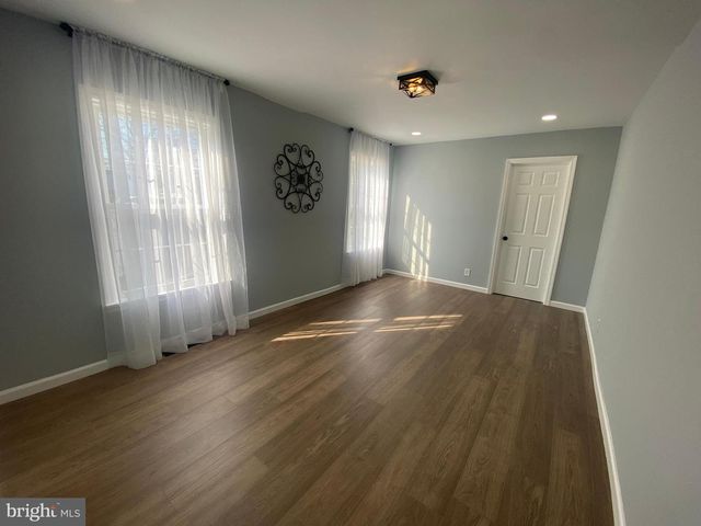 182 COVINGTON LN, West Deptford, NJ 08096