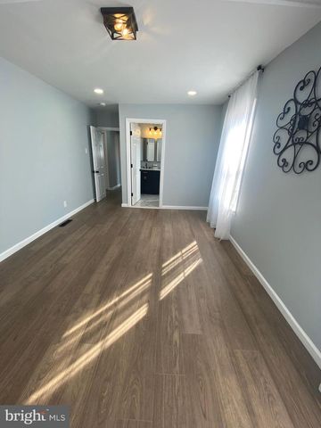 182 COVINGTON LN, West Deptford, NJ 08096