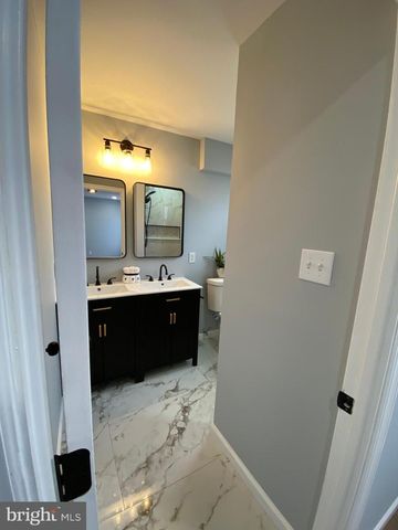 182 COVINGTON LN, West Deptford, NJ 08096