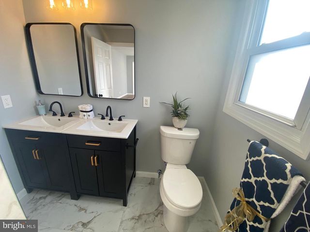 182 COVINGTON LN, West Deptford, NJ 08096