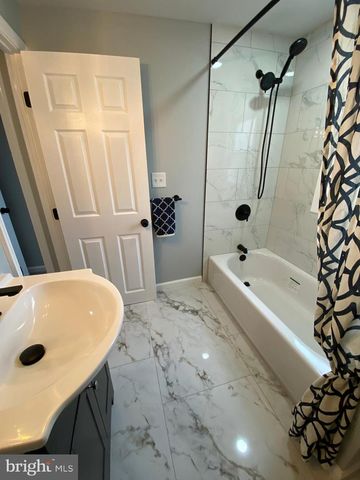 182 COVINGTON LN, West Deptford, NJ 08096