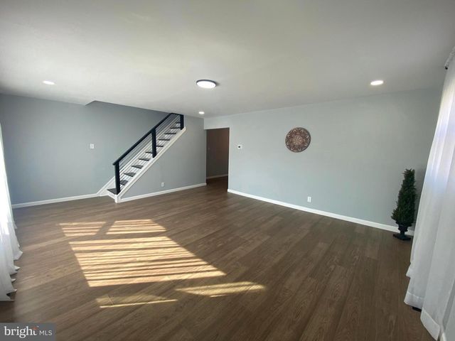 182 COVINGTON LN, West Deptford, NJ 08096