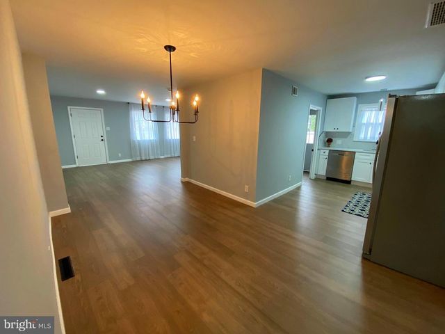 182 COVINGTON LN, West Deptford, NJ 08096