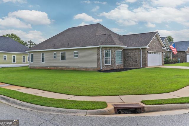 406 Sundowner Drive, Bonaire, GA 31005