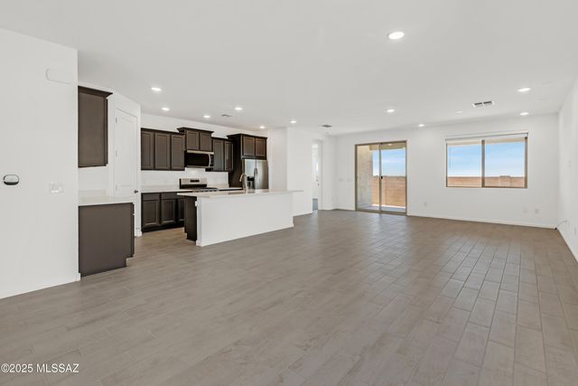 10112 S Arnold Ranch Court, Vail, AZ 85641