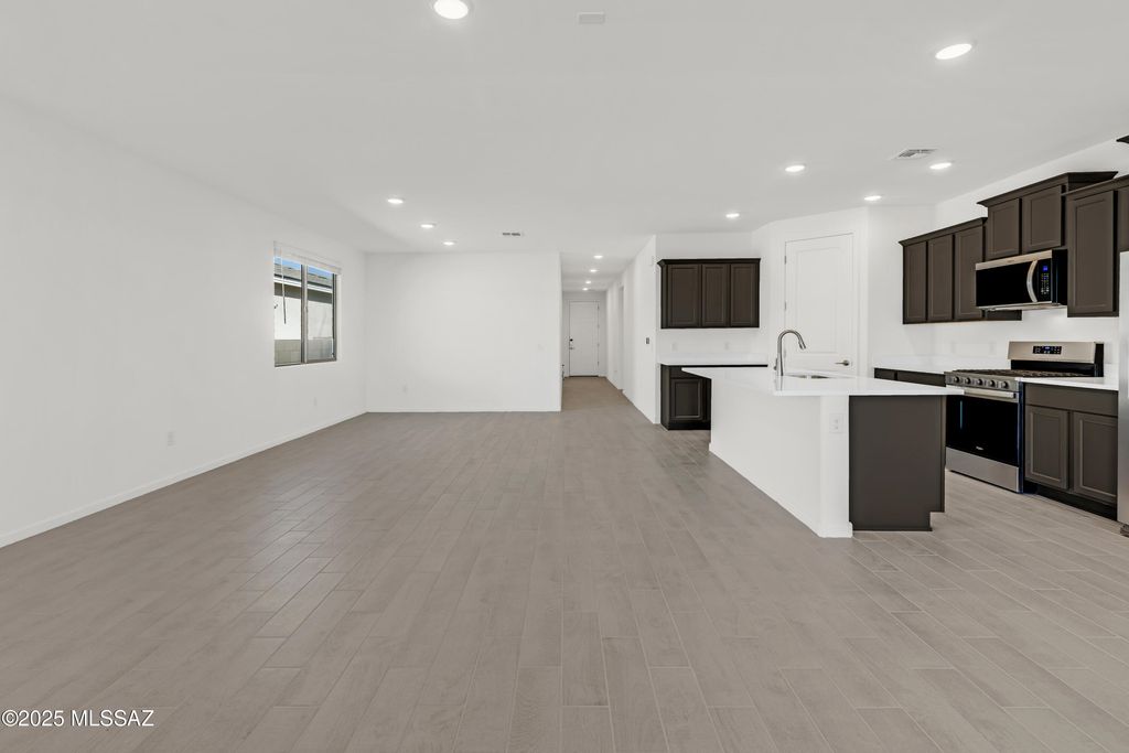 10112 S Arnold Ranch Court, Vail, AZ 85641