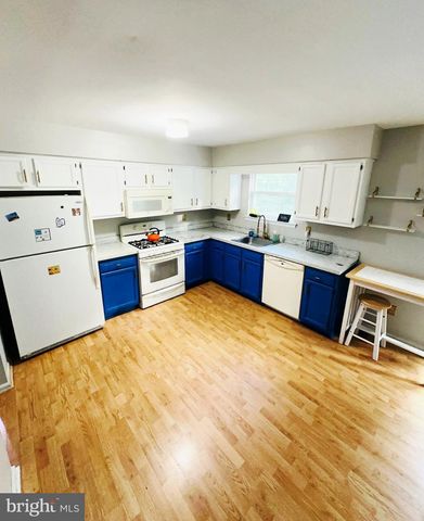 1008 BROWN LN, Clayton, NJ 08312