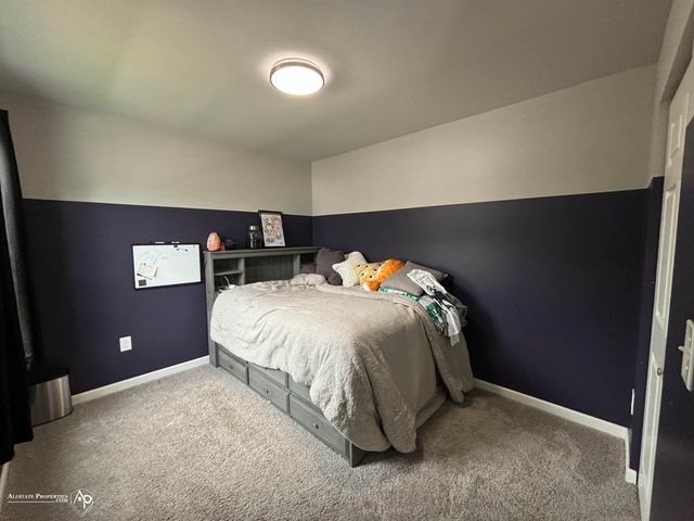 927 Village Drive, Davison, MI 48423