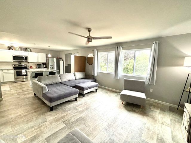 927 Village Drive, Davison, MI 48423