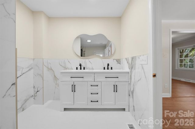 1409 Woodberry Road, Charlotte, NC 28212