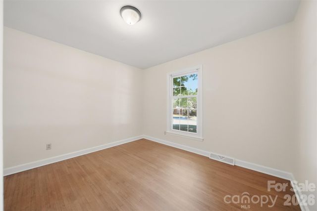 1409 Woodberry Road, Charlotte, NC 28212