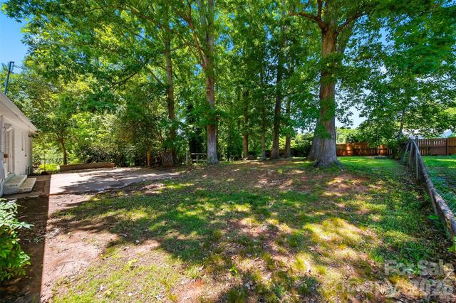 1409 Woodberry Road, Charlotte, NC 28212