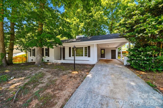 1409 Woodberry Road, Charlotte, NC 28212