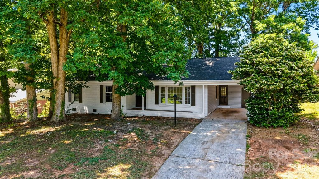 1409 Woodberry Road, Charlotte, NC 28212