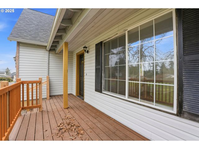 16705 Se KINGSRIDGE Ct, Milwaukie, OR 97267