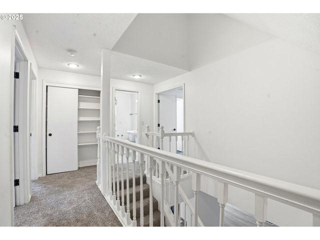 16705 Se KINGSRIDGE Ct, Milwaukie, OR 97267