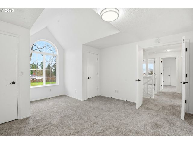 16705 Se KINGSRIDGE Ct, Milwaukie, OR 97267