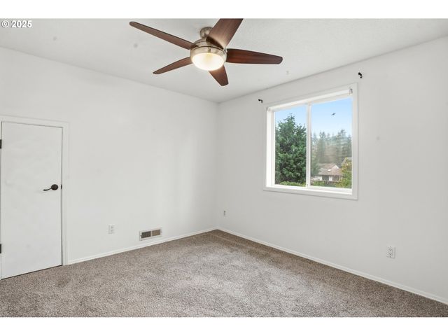 16705 Se KINGSRIDGE Ct, Milwaukie, OR 97267