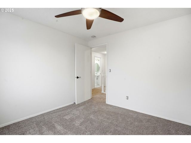 16705 Se KINGSRIDGE Ct, Milwaukie, OR 97267