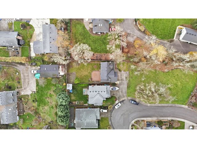 16705 Se KINGSRIDGE Ct, Milwaukie, OR 97267