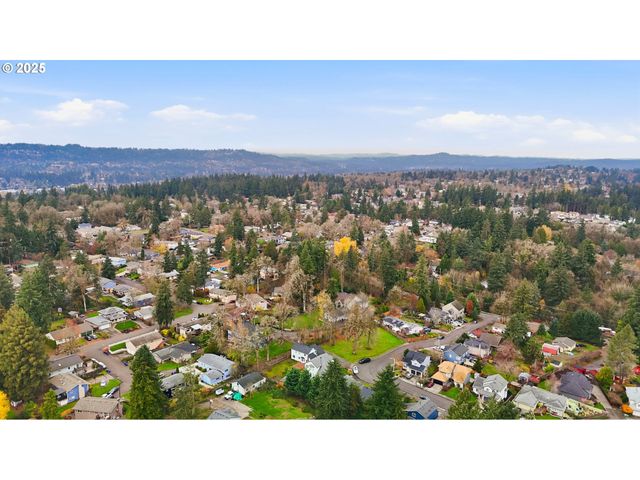 16705 Se KINGSRIDGE Ct, Milwaukie, OR 97267