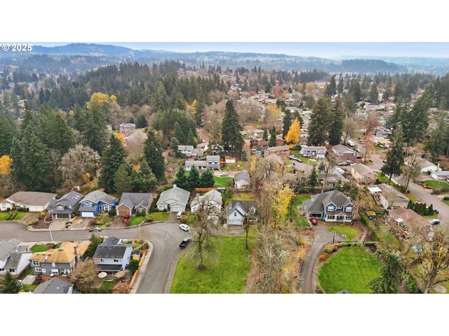 16705 Se KINGSRIDGE Ct, Milwaukie, OR 97267