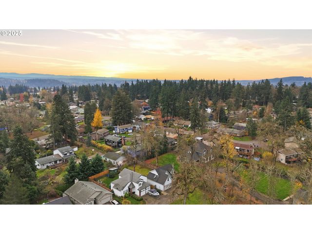 16705 Se KINGSRIDGE Ct, Milwaukie, OR 97267