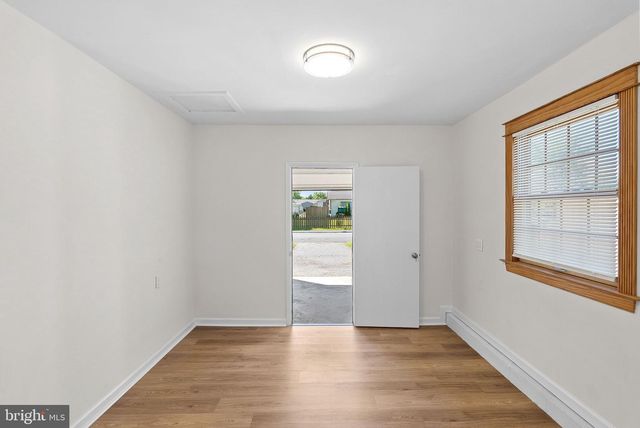607 S ALDER AVE S, Sterling, VA 20164